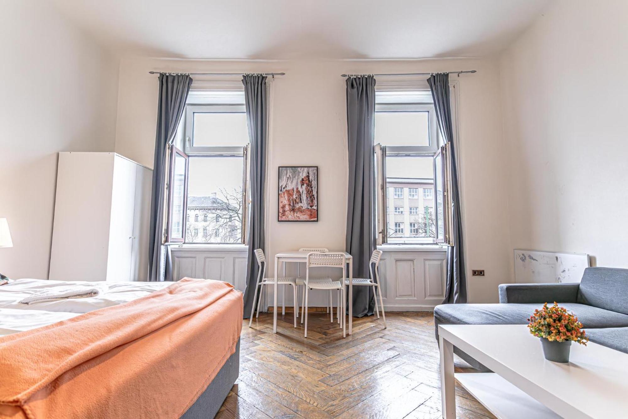 Gorgeous 1br Near Akh Hospital Apartament Viena