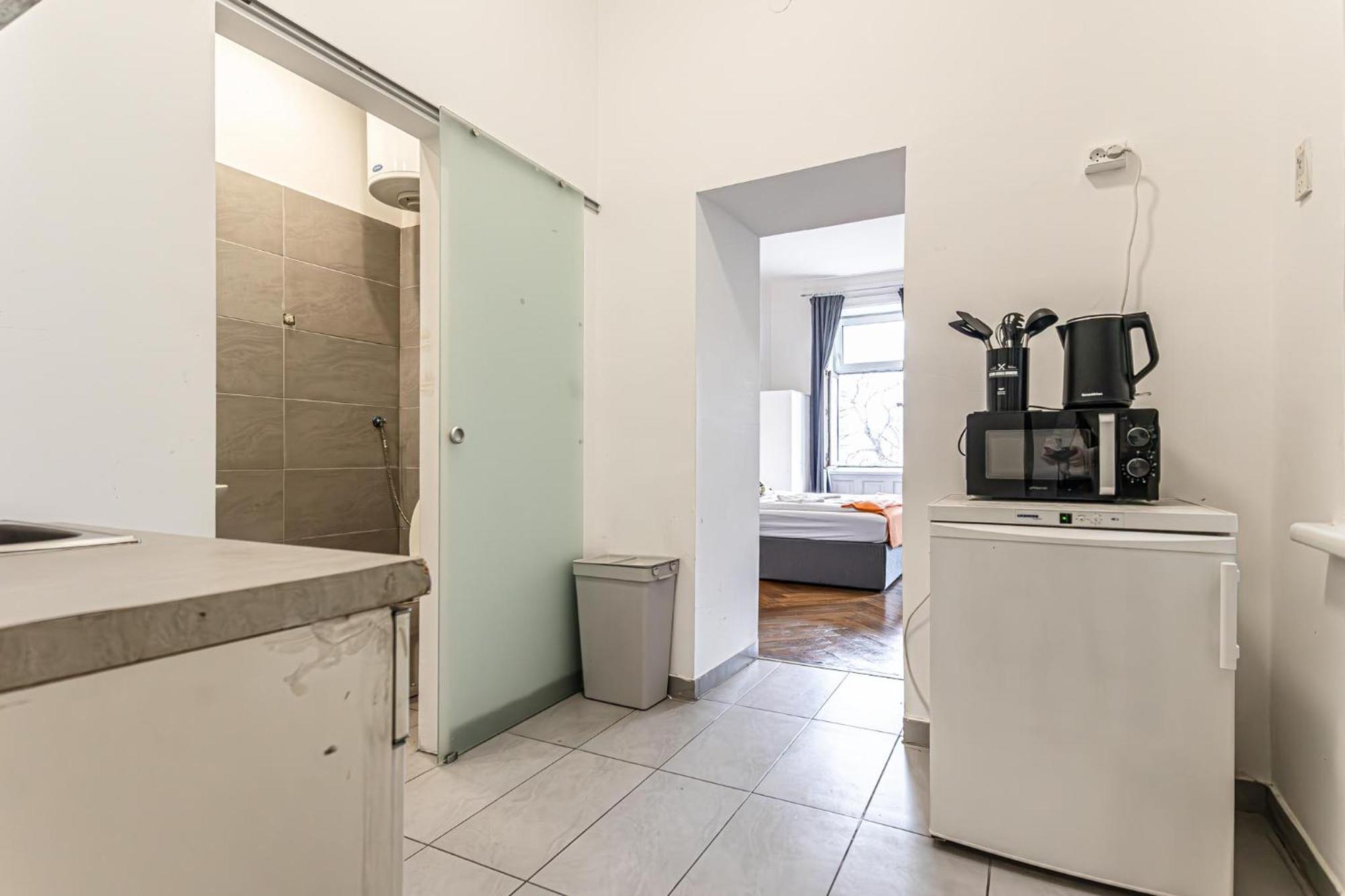 Apartament Gorgeous 1br Near Akh Hospital *
